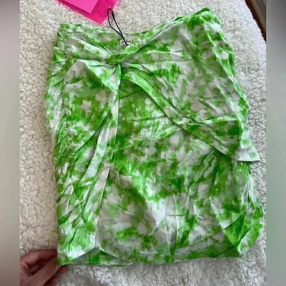 For love and lemons  green tie dye skirt in size Small - Picture 3 of 4